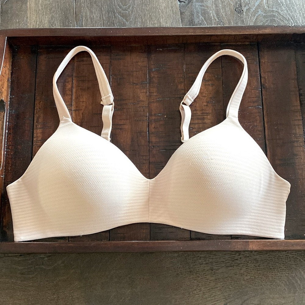 Hanes Convertible Bra Size 38B - Picture 5 of 7